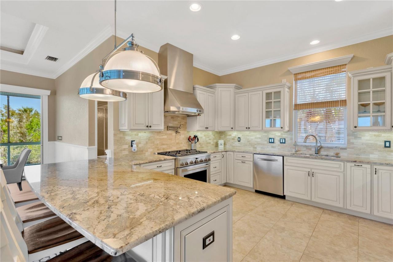 511 Seaview Drive, Tarpon Springs, FL 34689 Photo