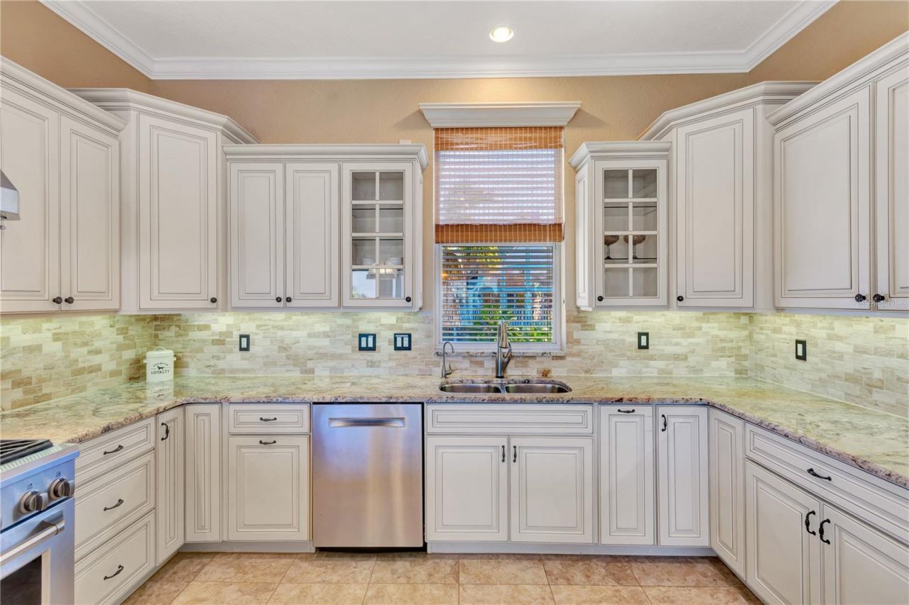 511 Seaview Drive, Tarpon Springs, FL 34689 Photo