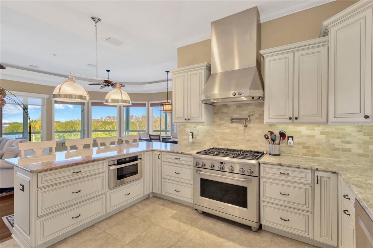 511 Seaview Drive, Tarpon Springs, FL 34689 Photo