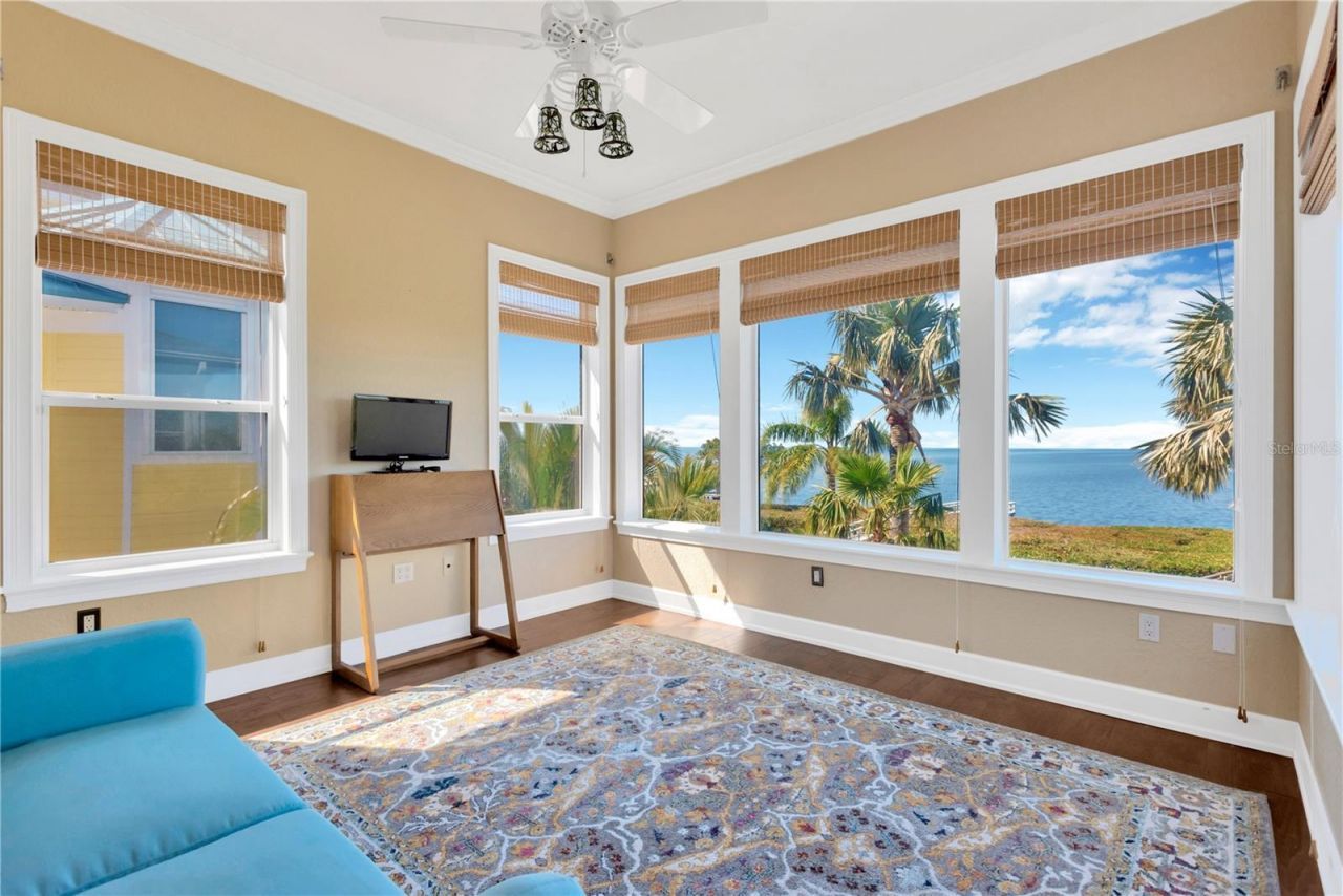 511 Seaview Drive, Tarpon Springs, FL 34689 Photo