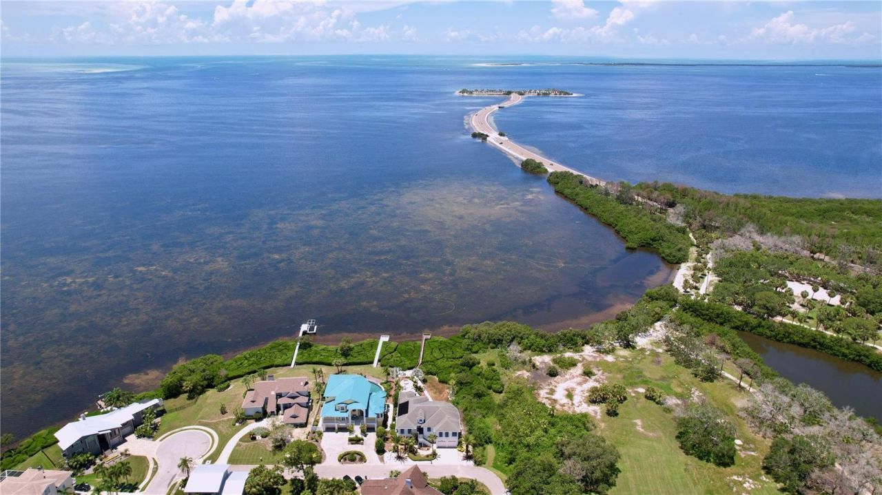 511 Seaview Drive, Tarpon Springs, FL 34689 Photo