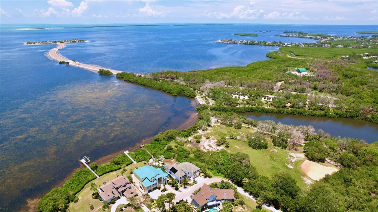 511 Seaview Drive, Tarpon Springs, FL 34689 Photo