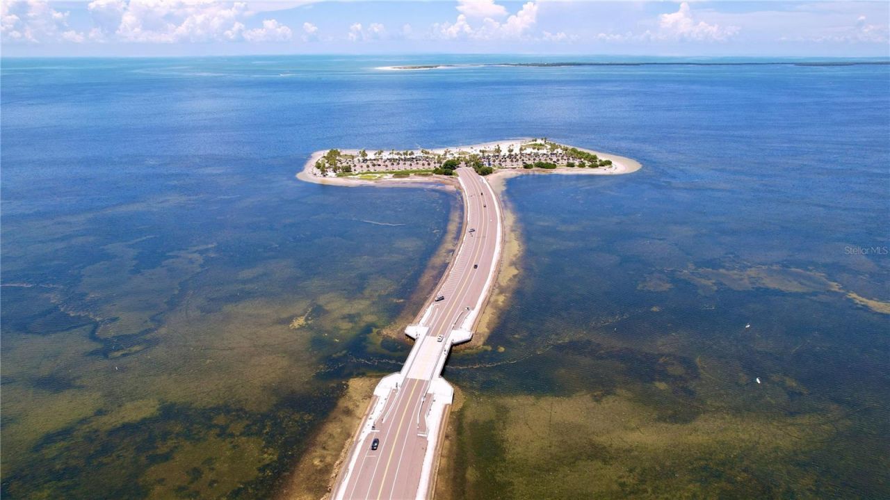 511 Seaview Drive, Tarpon Springs, FL 34689 Photo