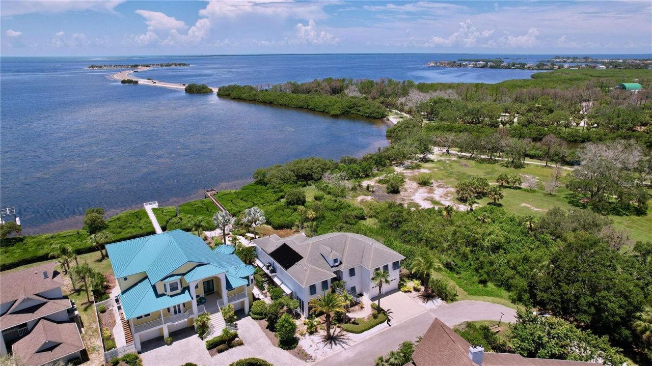 511 Seaview Drive, Tarpon Springs, FL 34689 Photo