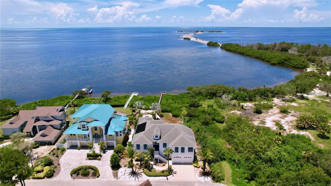 511 Seaview Drive, Tarpon Springs, FL 34689 Photo