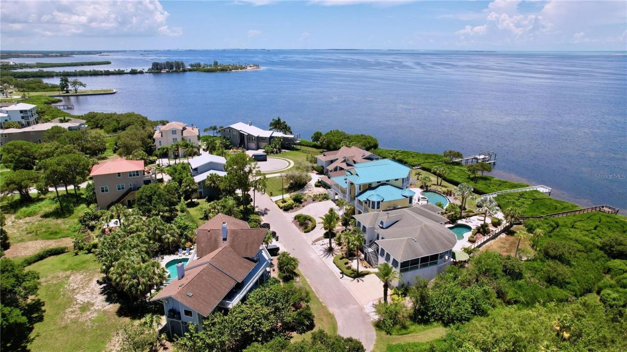 511 Seaview Drive, Tarpon Springs, FL 34689 Photo