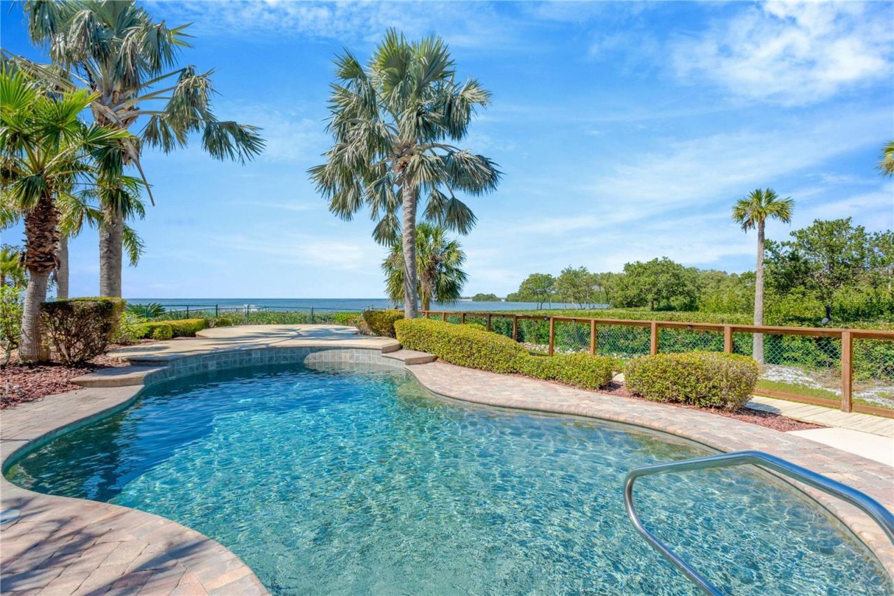 511 Seaview Drive, Tarpon Springs, FL 34689 Photo