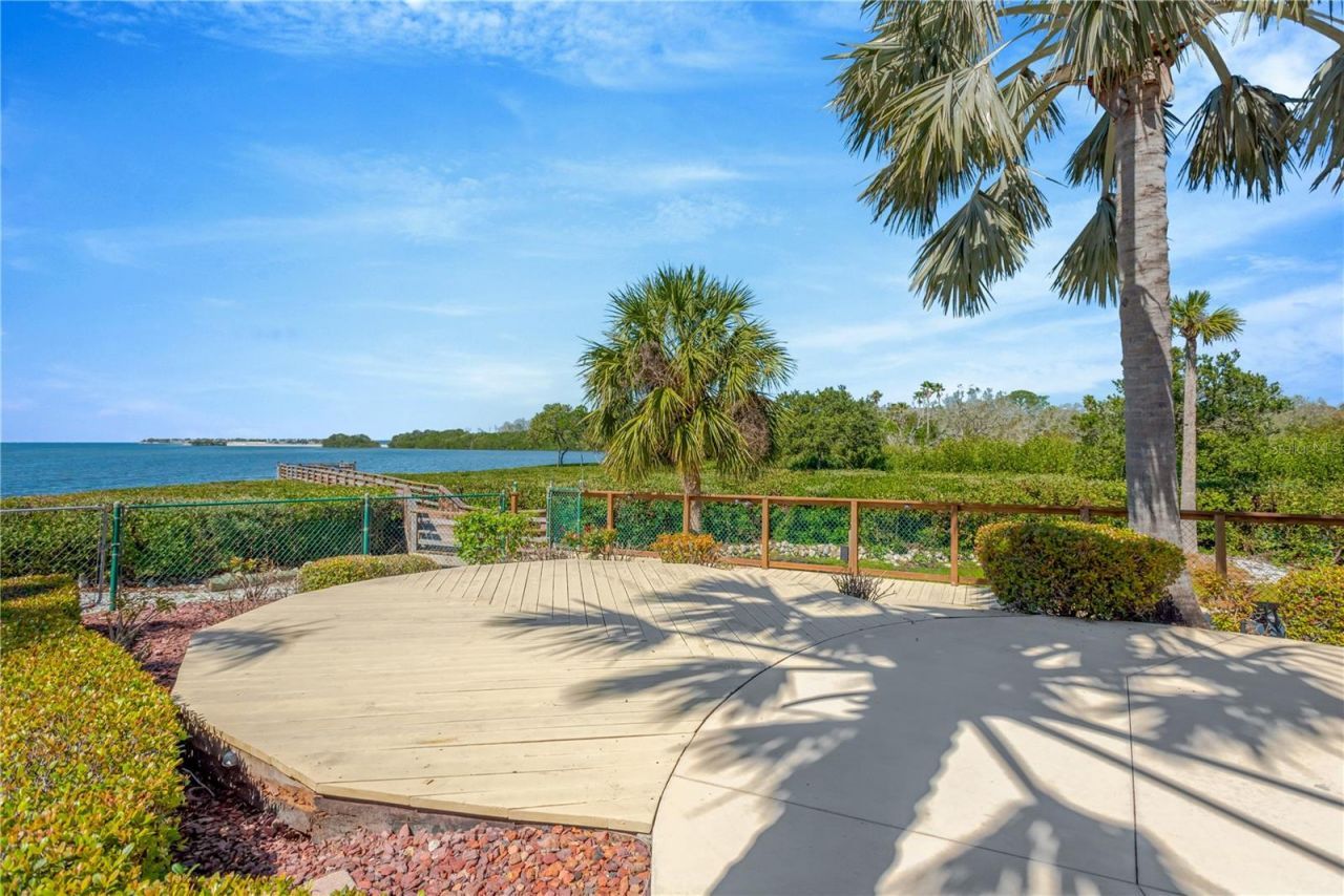 511 Seaview Drive, Tarpon Springs, FL 34689 Photo