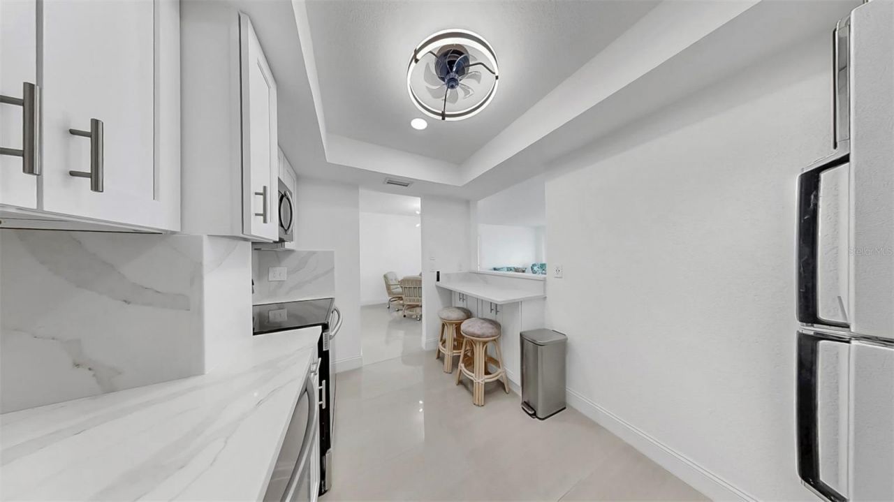 4900 Brittany Drive S, Unit 1702, Saint Petersburg, FL 33715 Photo