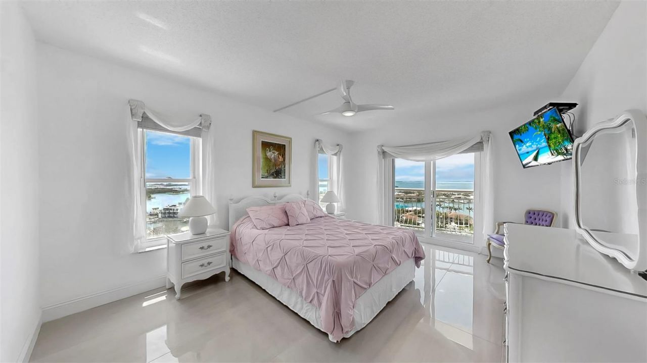 4900 Brittany Drive S, Unit 1702, Saint Petersburg, FL 33715 Photo