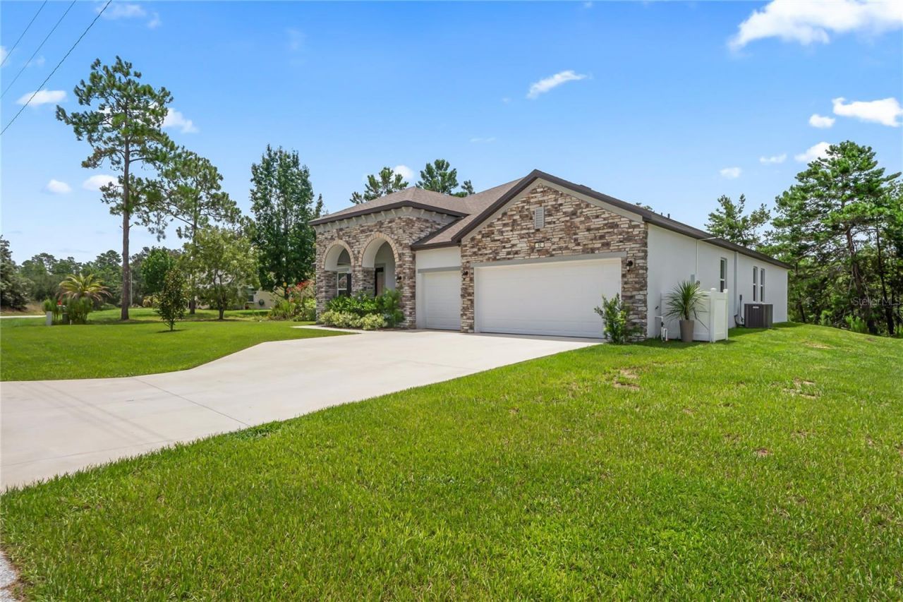 92 Grass Street, Homosassa, FL 34446 Photo