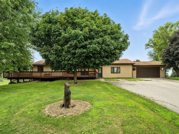 3704 Cynthia Lane, Fairfax, IA 52228