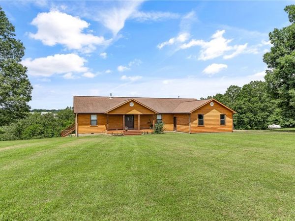 769 Madison 8739, Huntsville, AR 72740