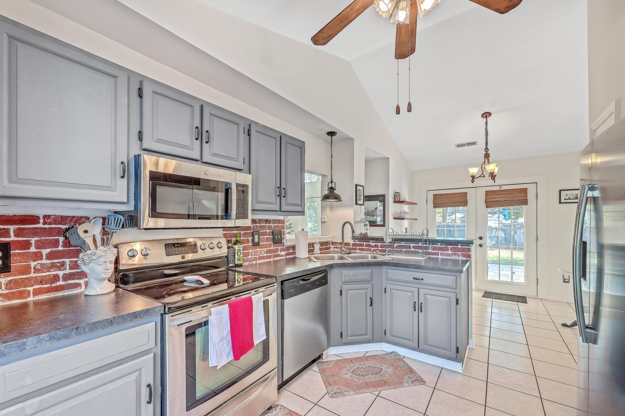 111 Jarett Road Photo 11