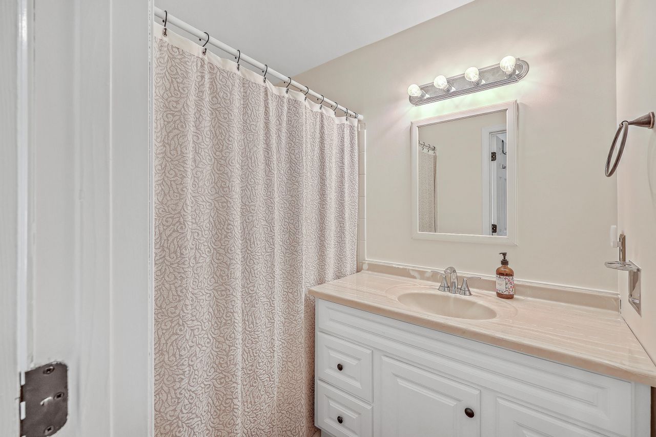 111 Jarett Road Photo 17