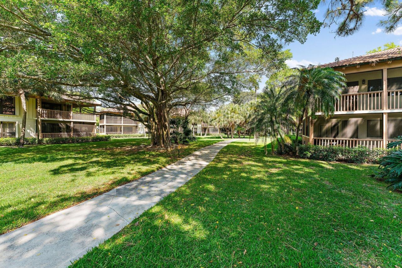 527 Brackenwood Place, Palm Beach Gardens, FL 33418 Photo