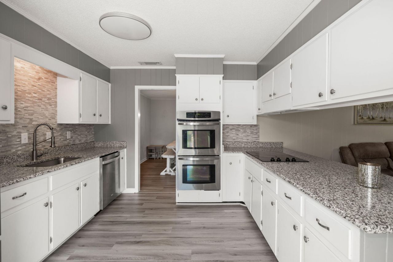 140 Franklin Circle Photo 17