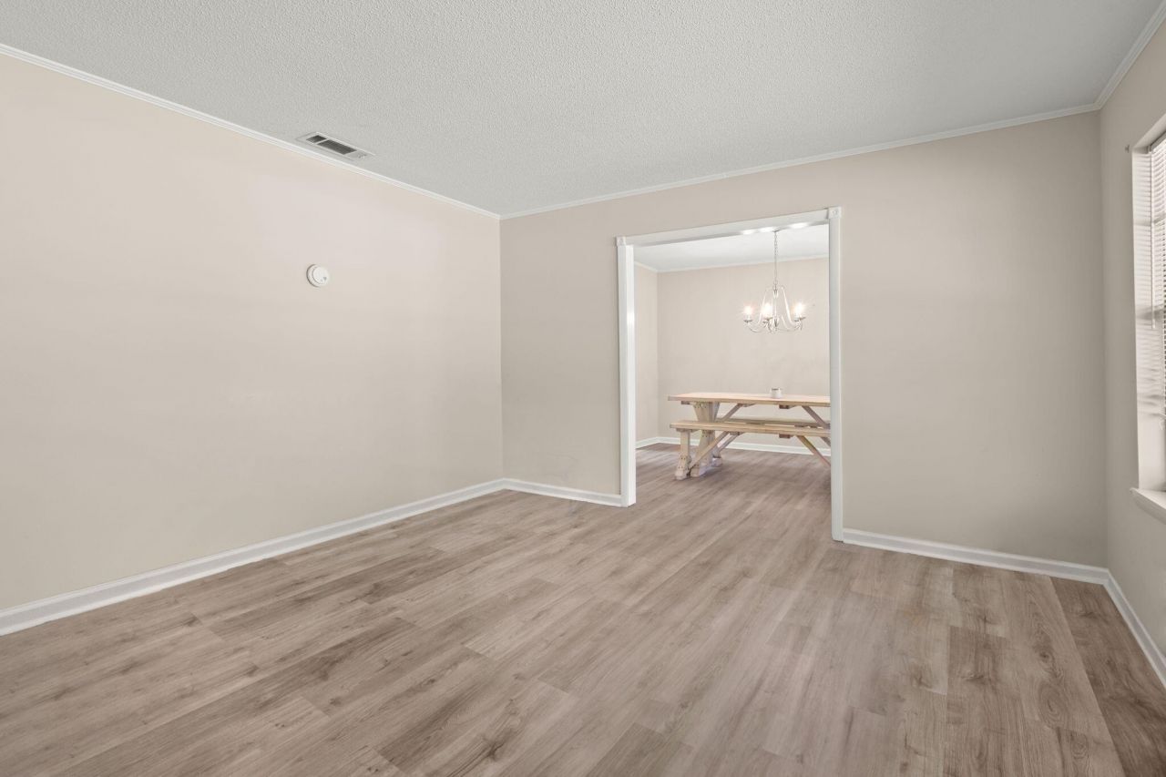 140 Franklin Circle Photo 8