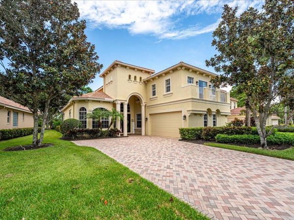 8809 Champions Way, Saint Lucie West, FL 34986