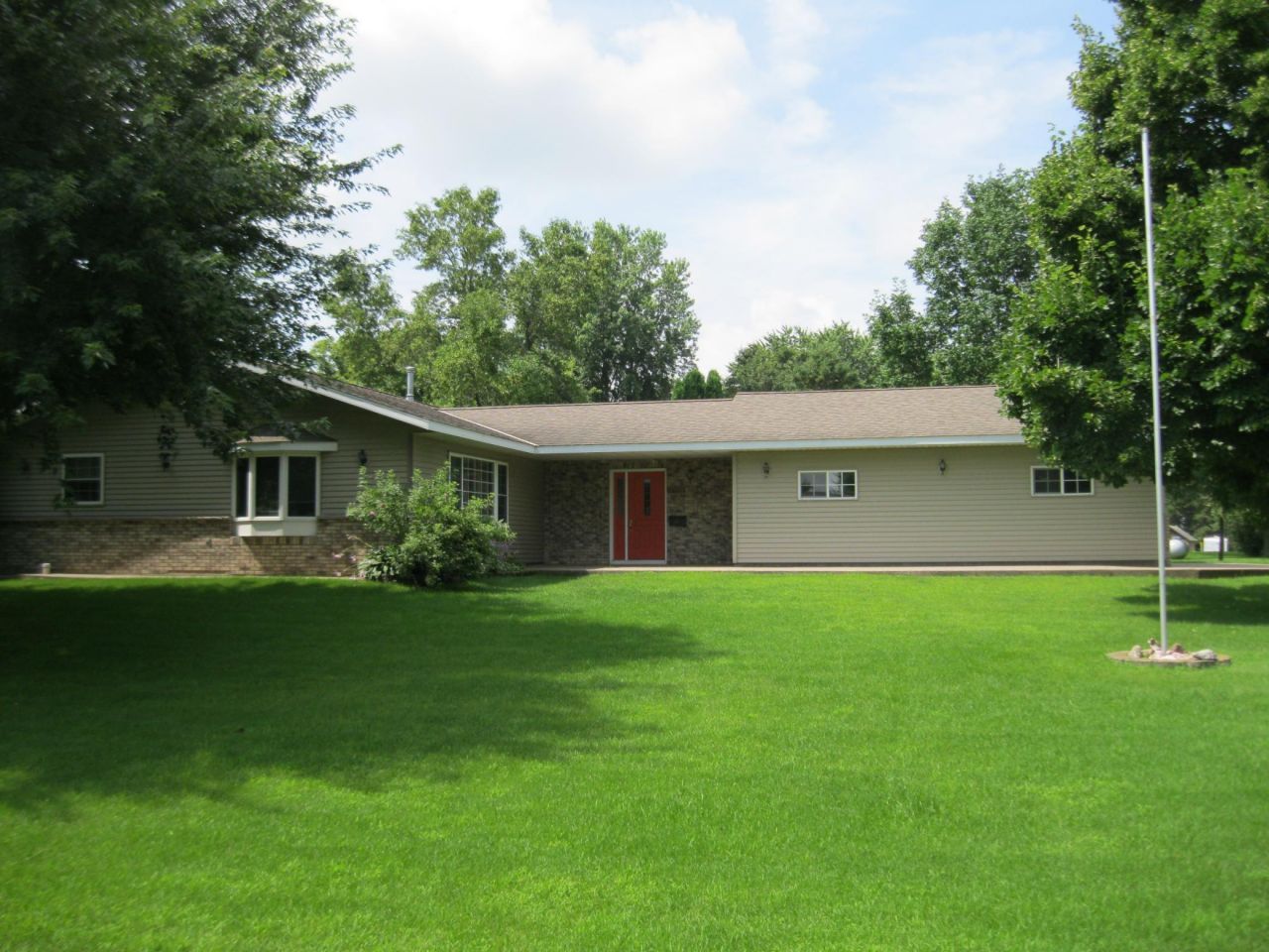 356 Circle Drive, Saint Martin, MN 56376 Main Photo