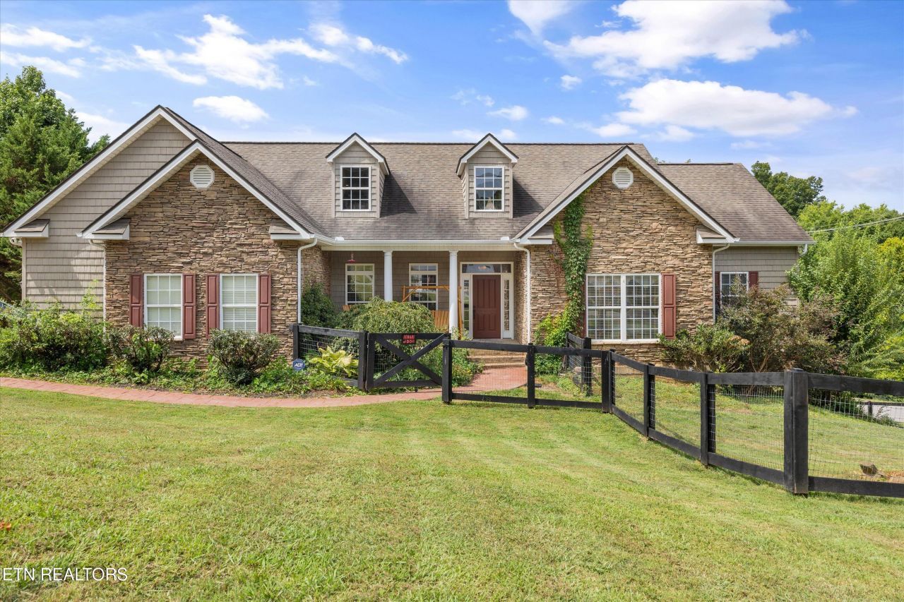 312 Westwood Drive, Clinton, TN 37716 Main Photo