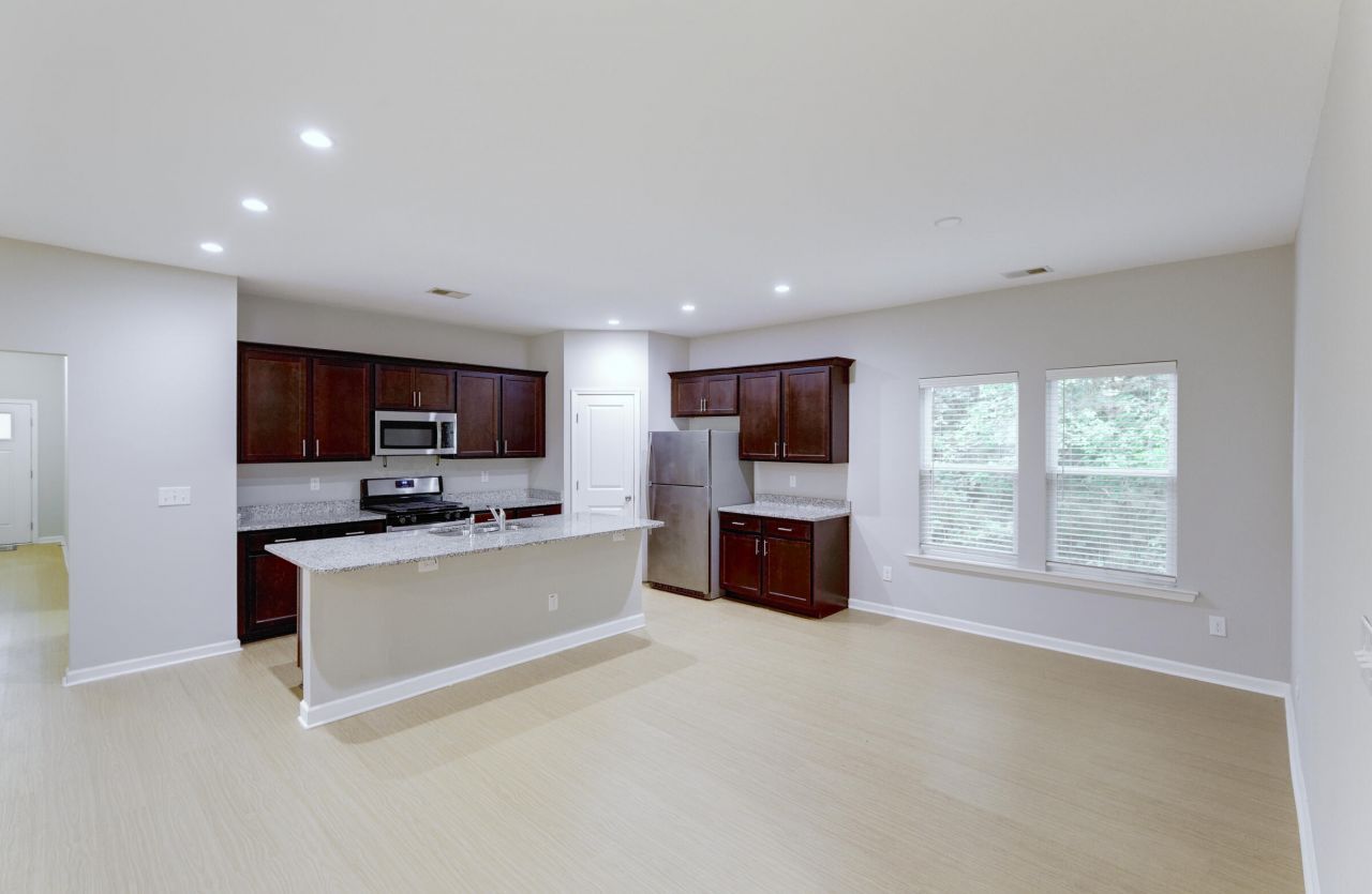 205 W Pine Street Photo 11