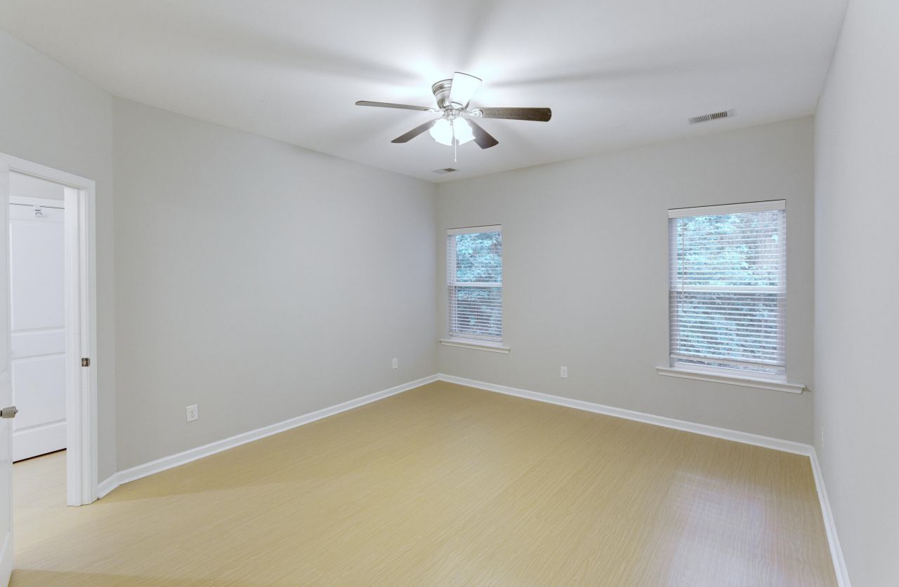 205 W Pine Street Photo 14