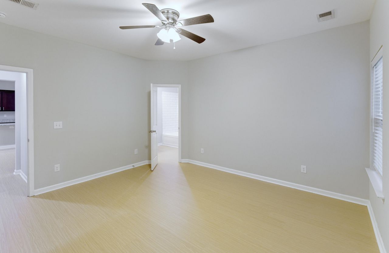 205 W Pine Street Photo 15