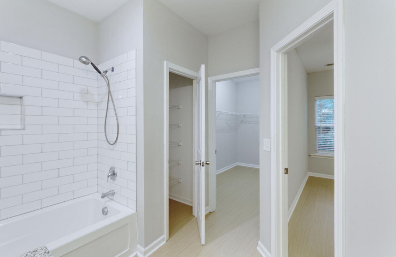 205 W Pine Street Photo 19