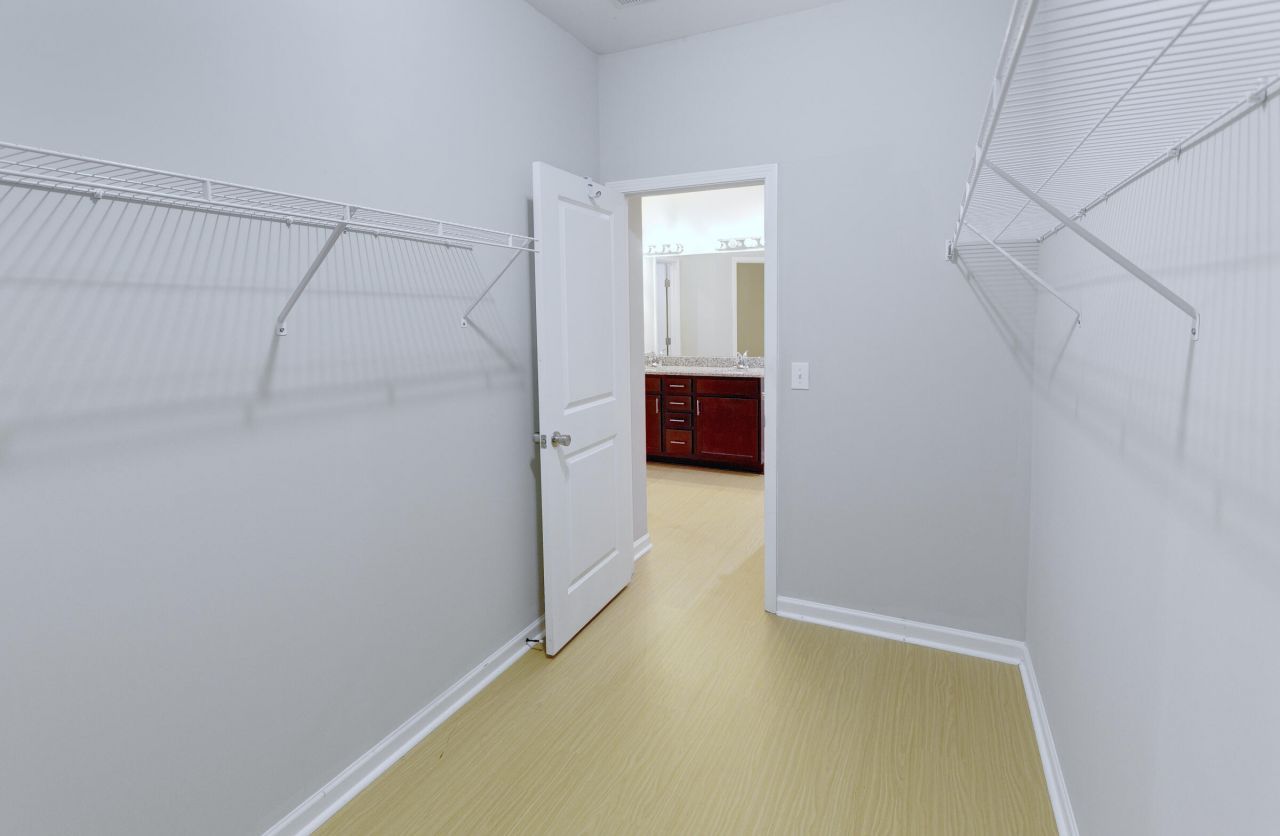 205 W Pine Street Photo 20