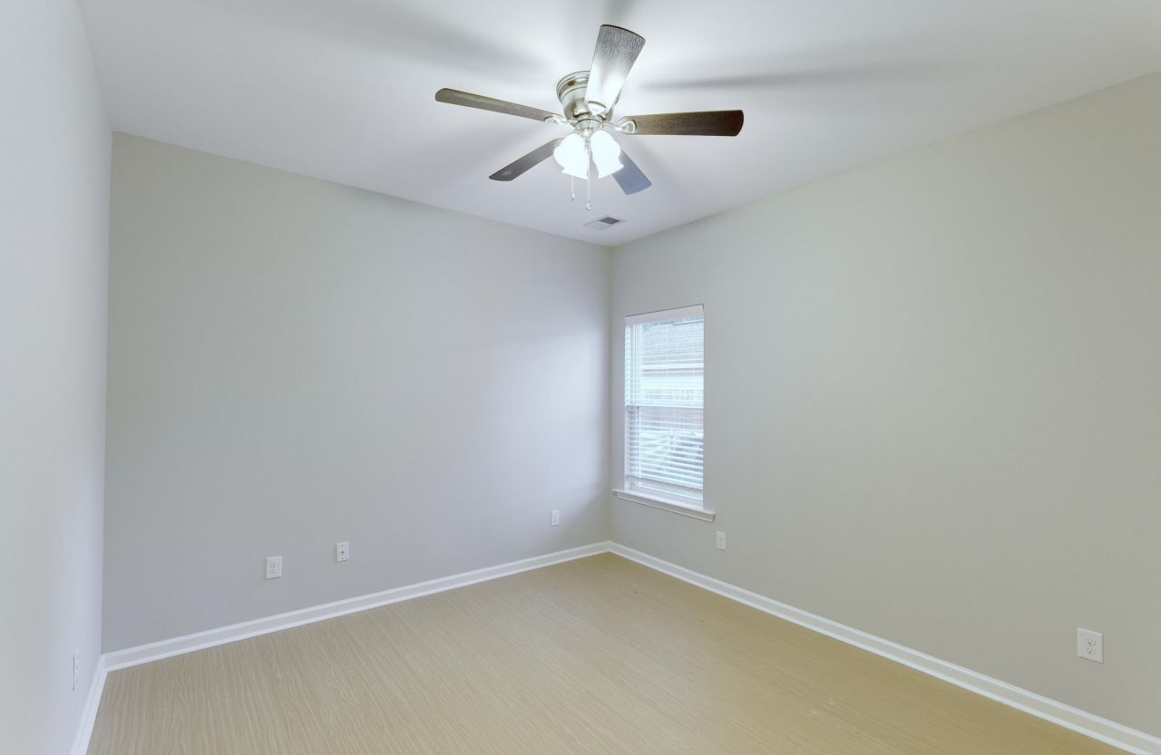 205 W Pine Street Photo 21