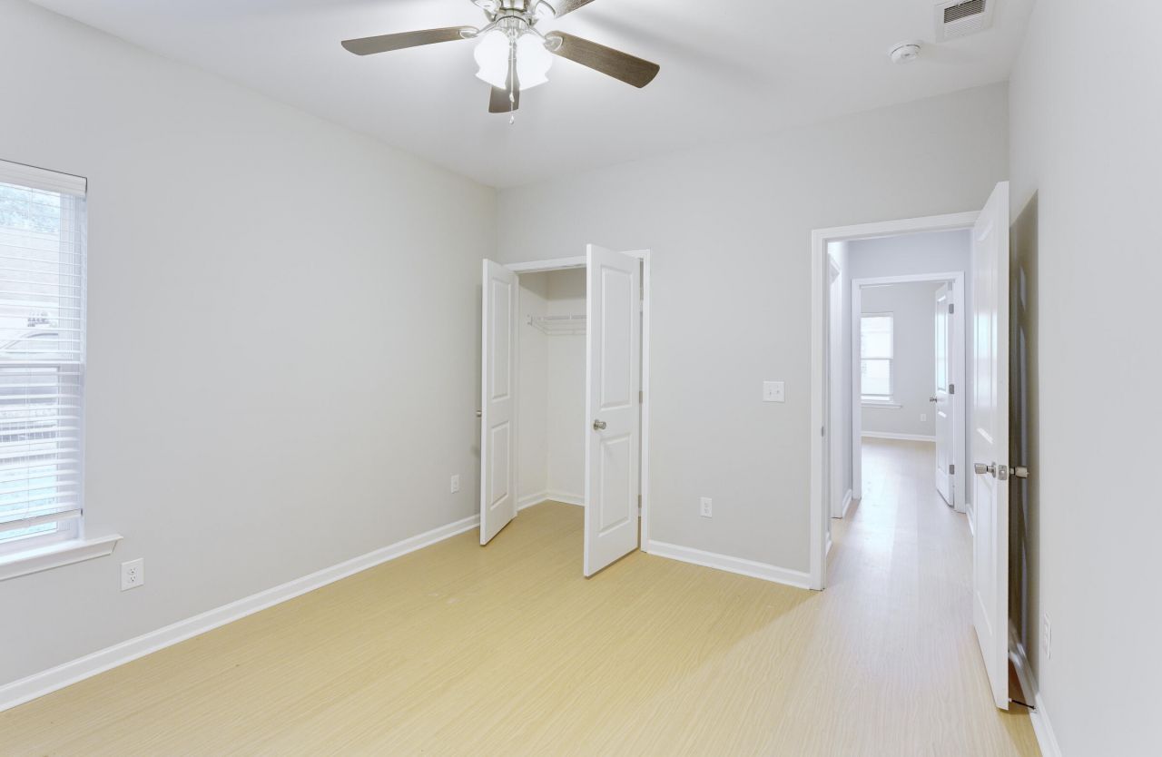 205 W Pine Street Photo 22