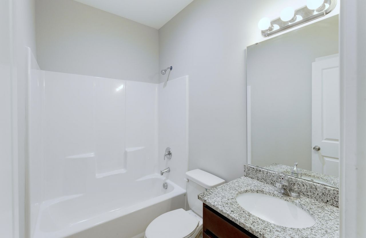 205 W Pine Street Photo 24