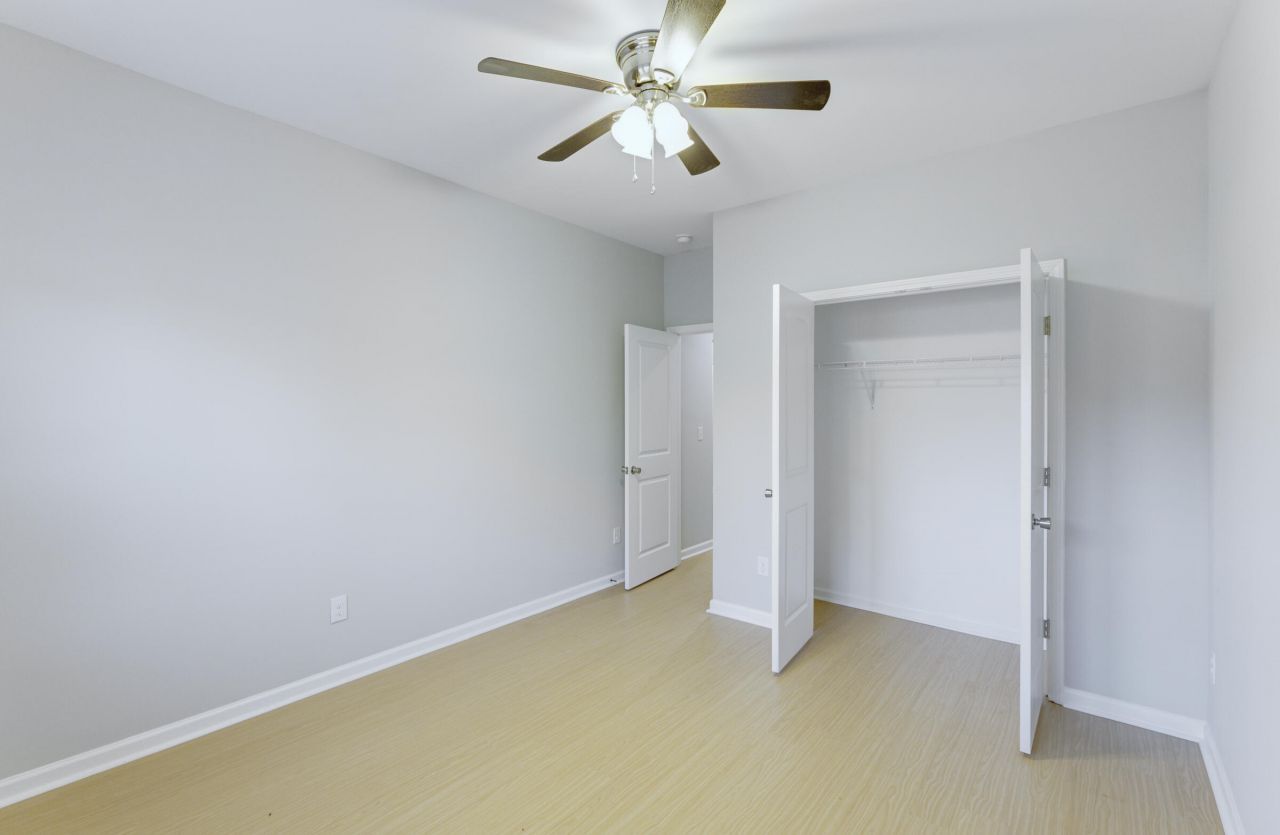 205 W Pine Street Photo 25