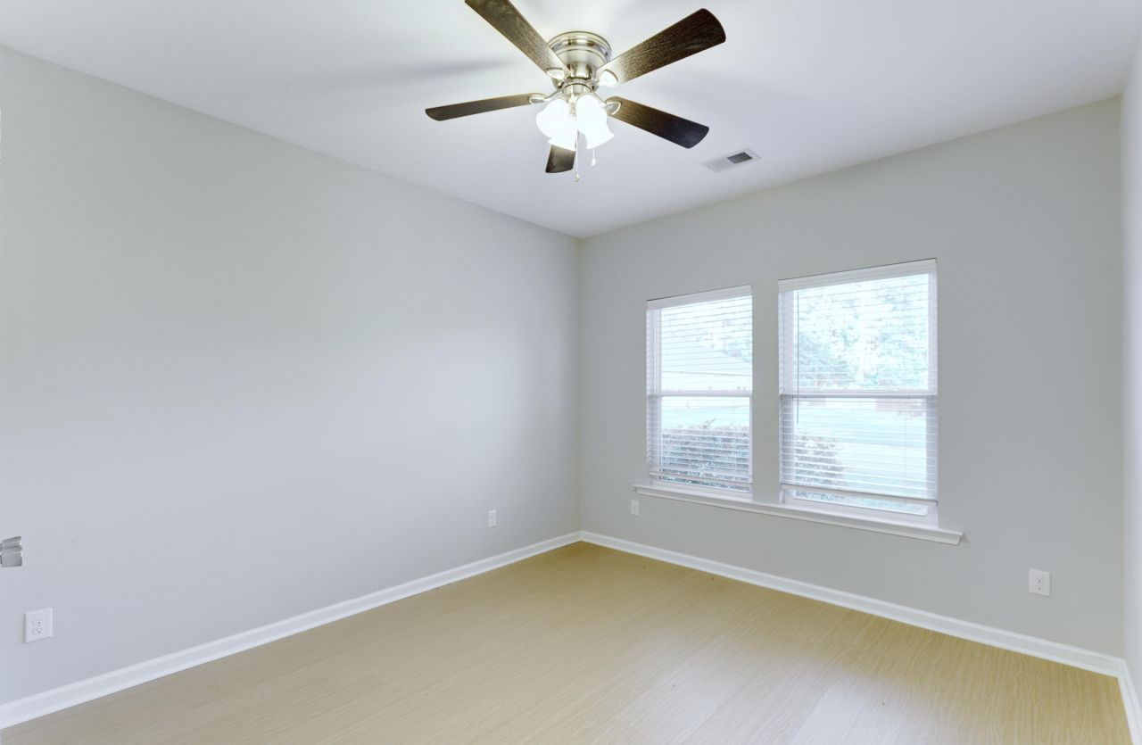 205 W Pine Street Photo 26