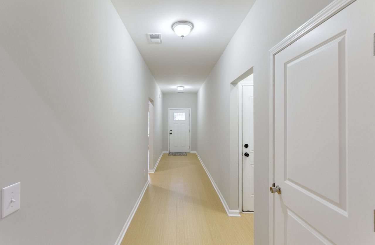 205 W Pine Street Photo 27