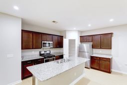 205 W Pine Street photo 4