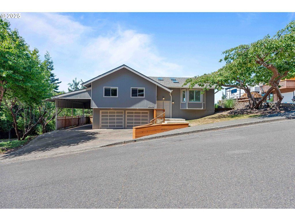 2460 Stephanie Ln, North Bend, OR 97459 Main Photo