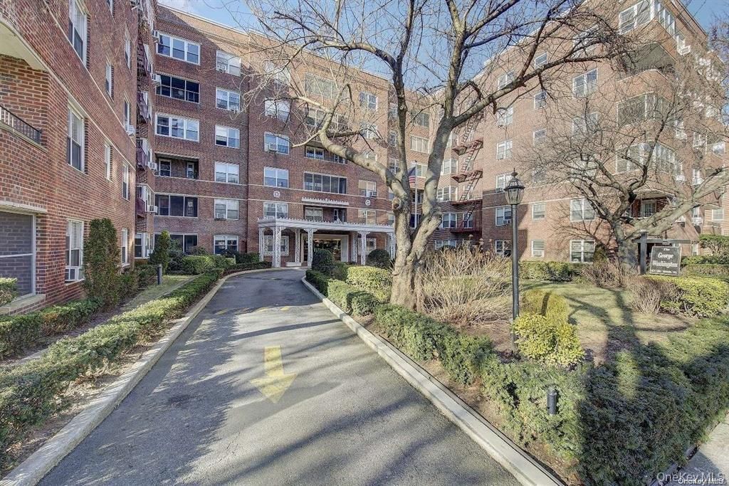 67-66 108 Street, Unit C04, Forest Hills, NY 11375 Main Photo