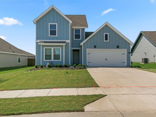 755 Amelia Court, Pilot Point, TX 76258