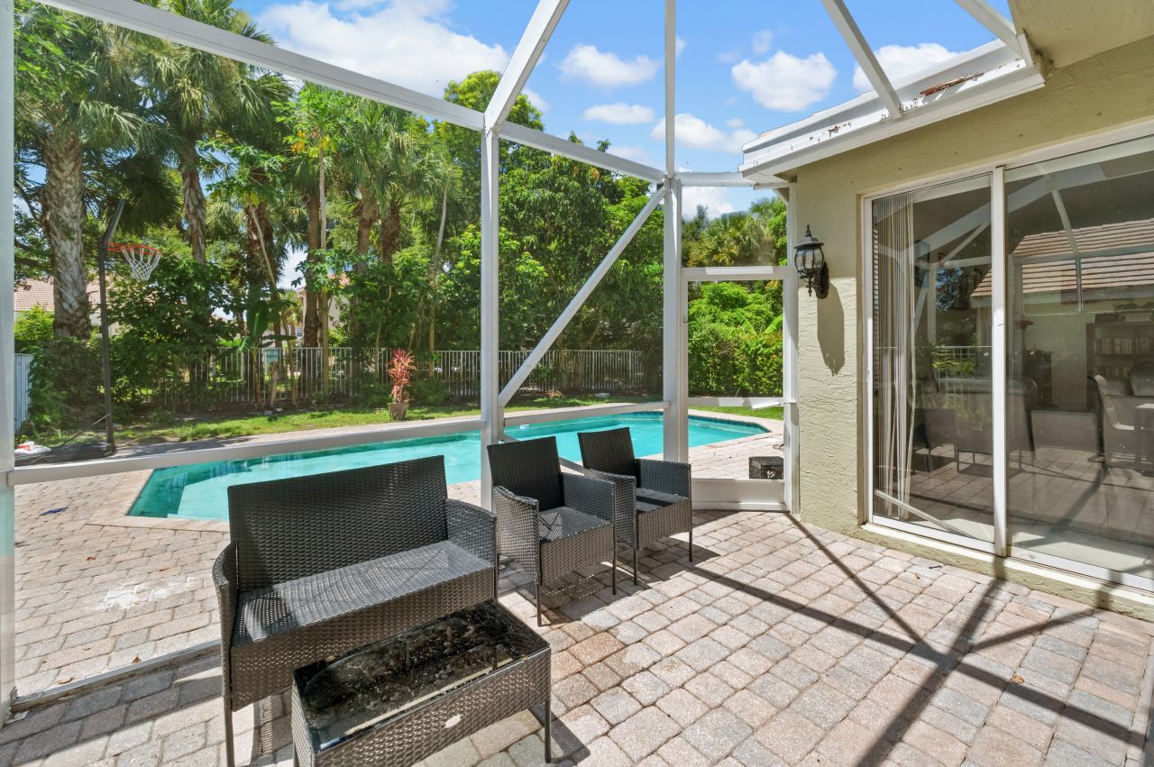 311 Berenger Walk, Royal Palm Beach, FL 33414 Photo