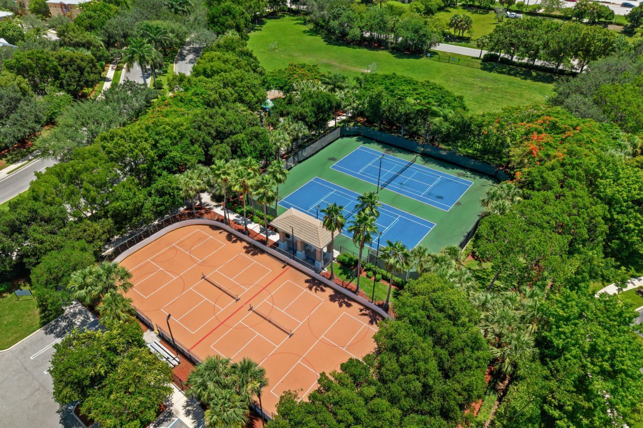 311 Berenger Walk, Royal Palm Beach, FL 33414 Photo