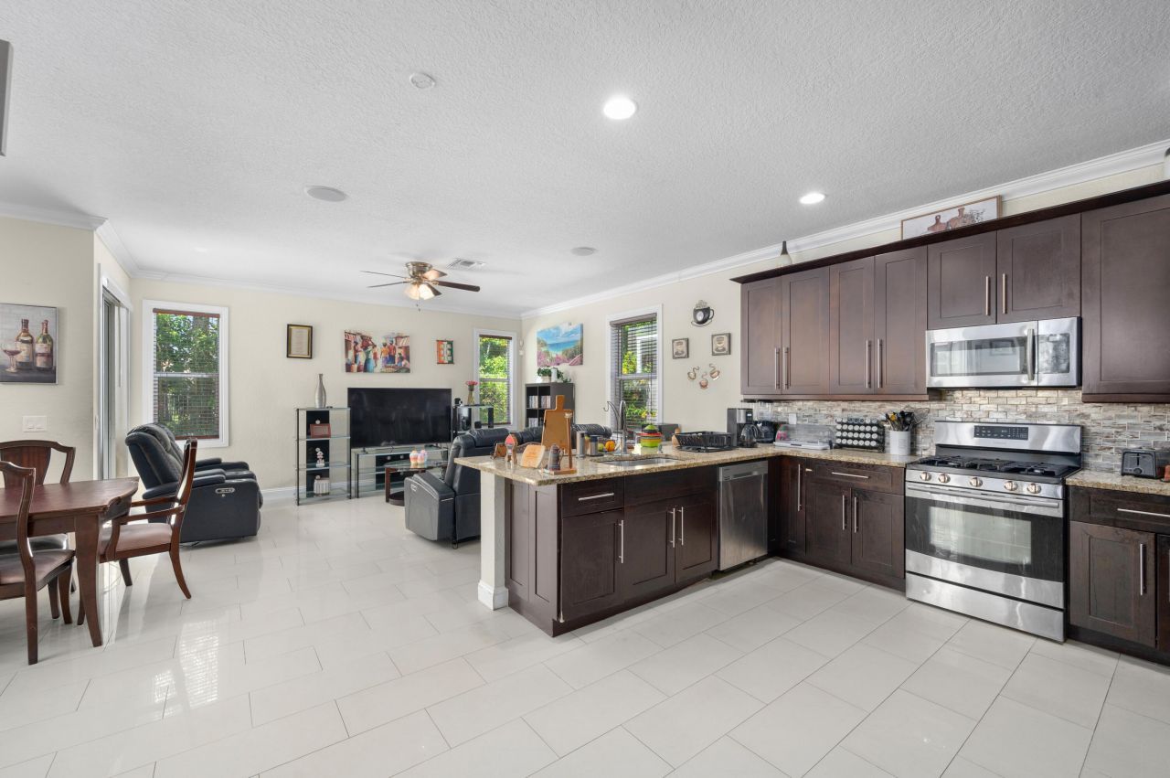 311 Berenger Walk, Royal Palm Beach, FL 33414 Photo