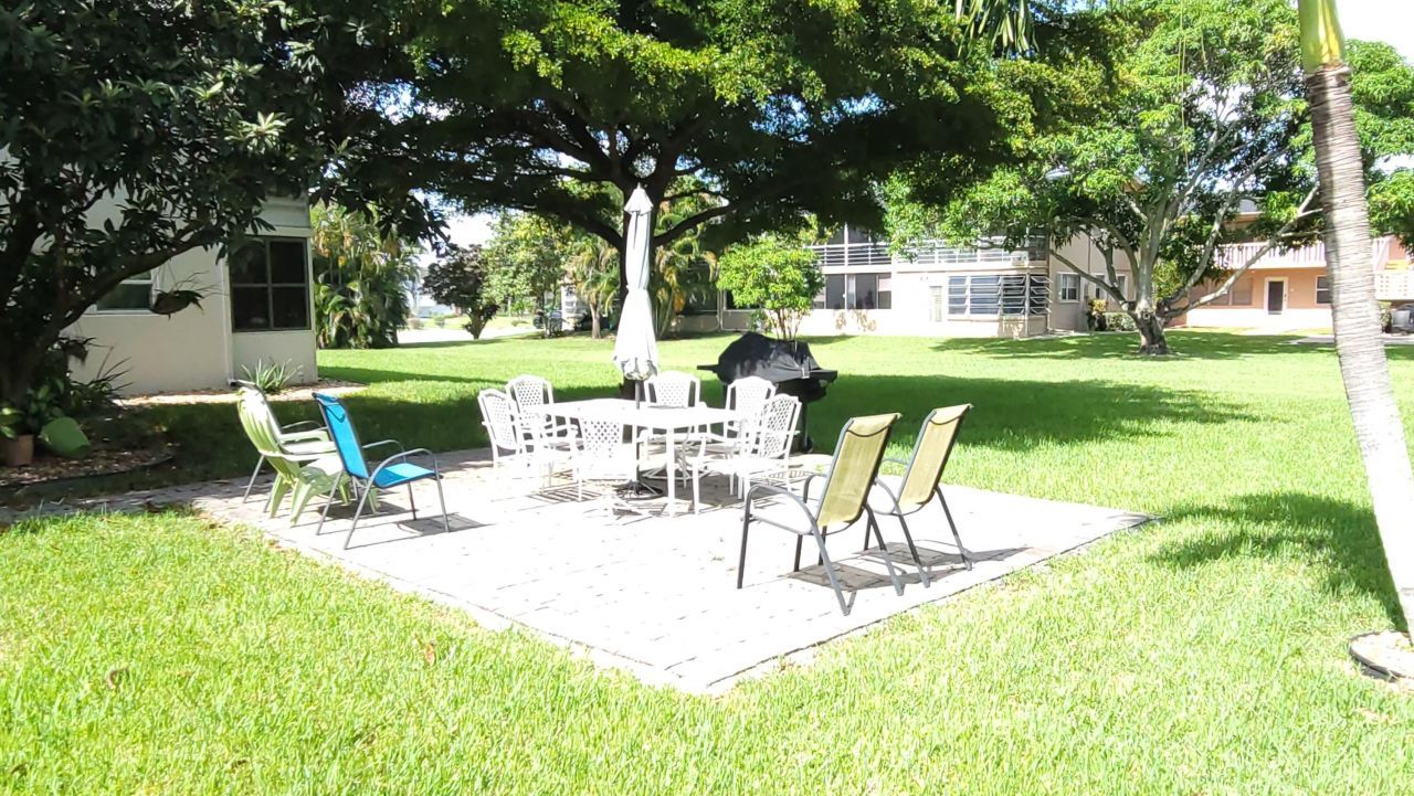 147 Bedford F, West Palm Beach, FL 33417 Photo
