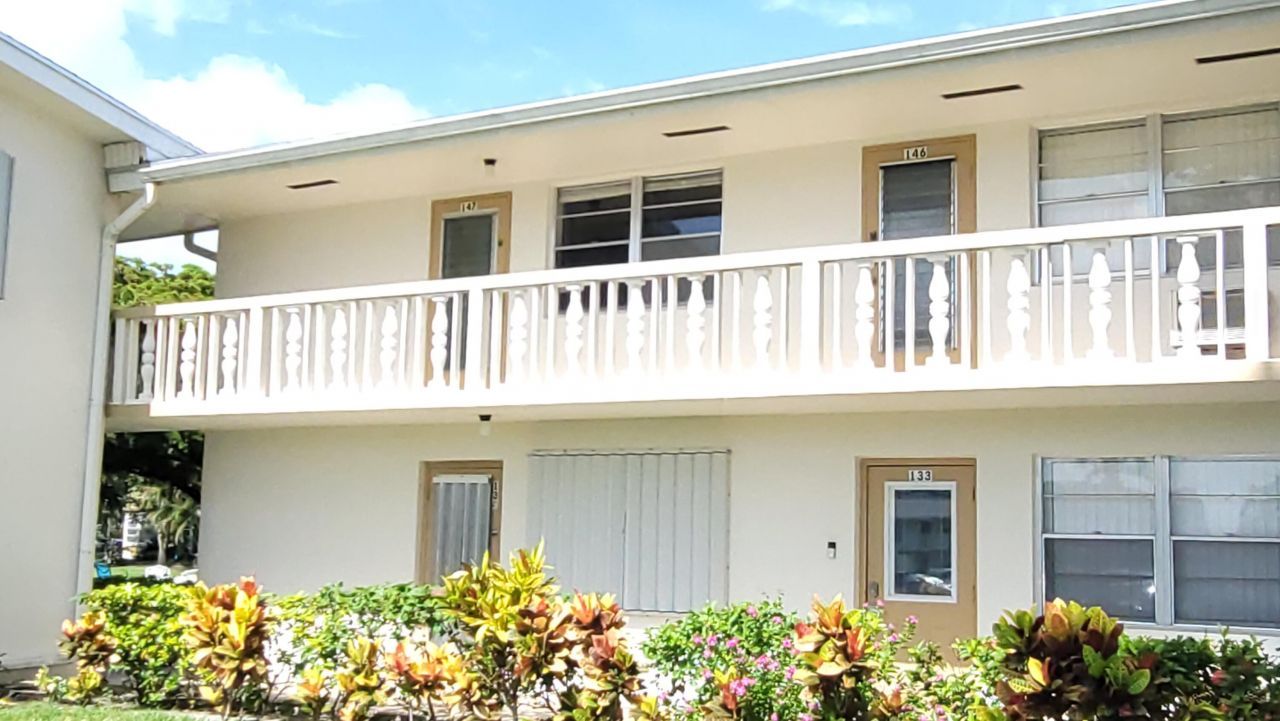147 Bedford F, West Palm Beach, FL 33417 Photo
