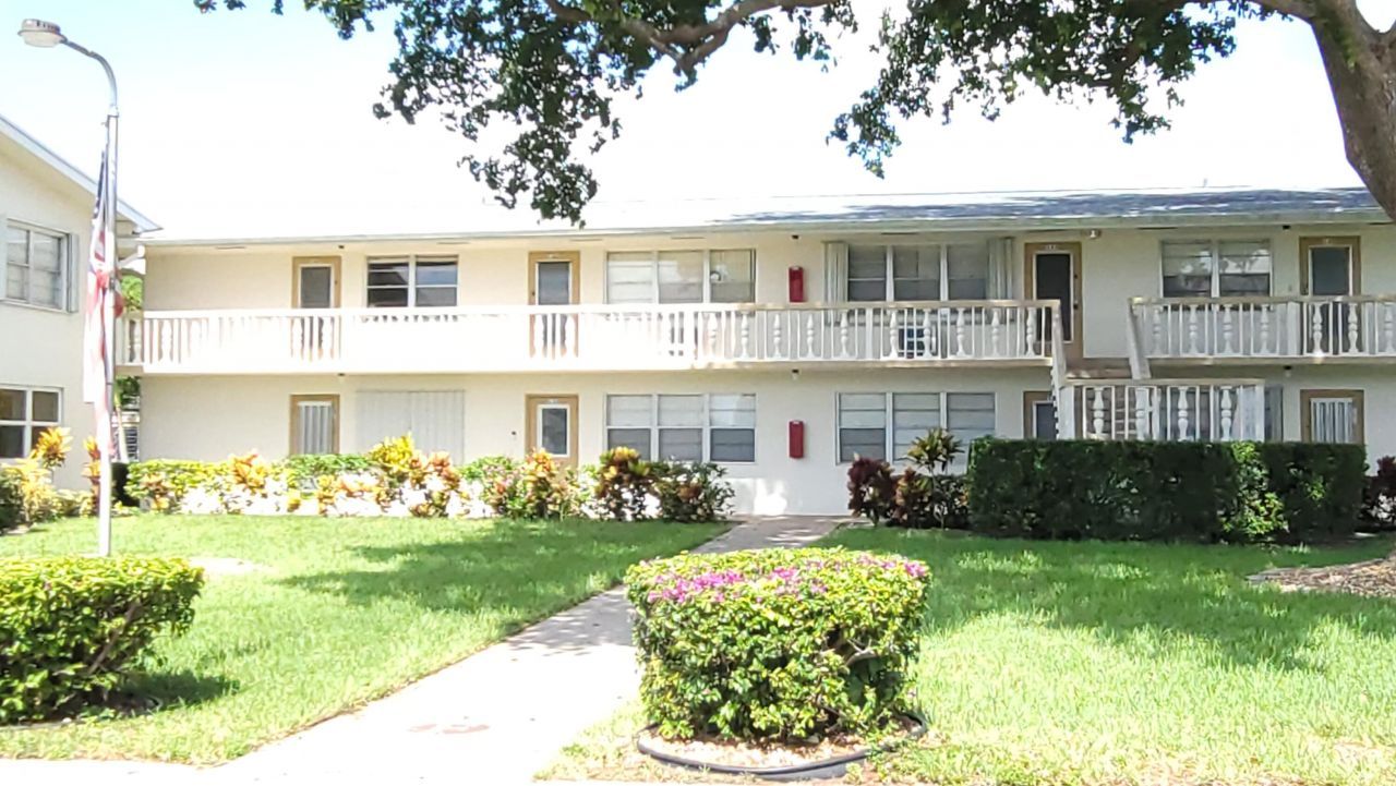 147 Bedford F, West Palm Beach, FL 33417 Photo