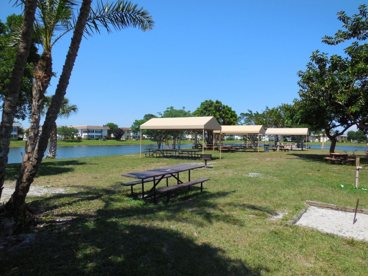 147 Bedford F, West Palm Beach, FL 33417 Photo