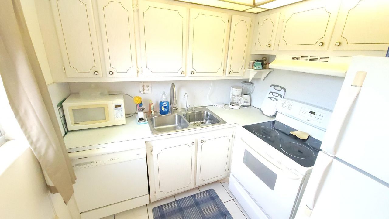147 Bedford F, West Palm Beach, FL 33417 Photo