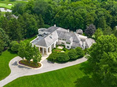 8565 Dunsinane Drive, Dublin, OH 43017