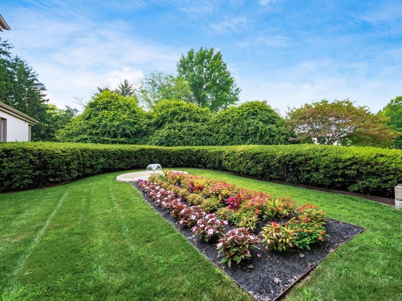 8565 Dunsinane Drive, Dublin, OH 43017 Photo 16